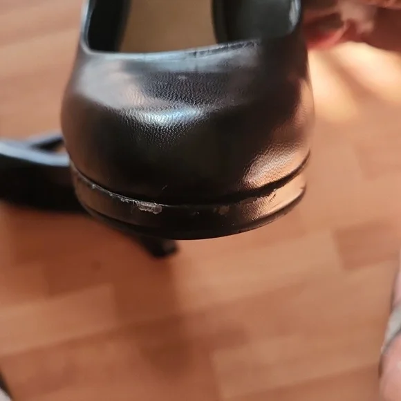 Nine West Platform Pump - Picture 8 of 8